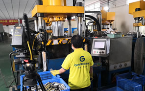 金管道乐虎网站水管匠心生产 · 精工制造